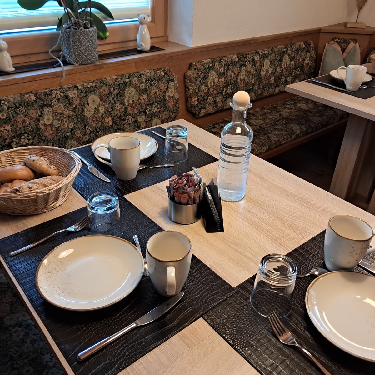 Frühstück mit regionalen Produkten